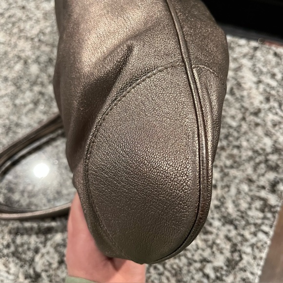 Salvatore Ferragamo Shoulder Bag in Metallic Gold - Picture 4 of 12